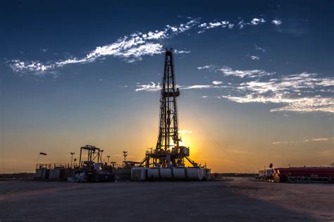 drilling-rig-sunset.jpg – OILFIELD1