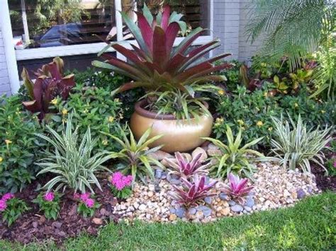 52 Fabulous Front Yard Rock Garden Ideas in 2020 | Tropical landscaping, Landscaping with rocks ...