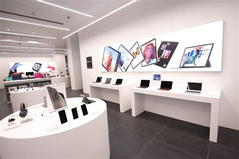 Aptronix Opens Doors To India’s First Flagship Apple Premium Reseller Store In Mumbai | Platform ...