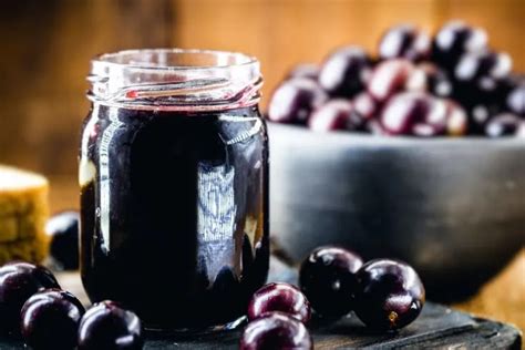 Homemade Grape Jelly Recipe - Made With Fresh Grapes or Juice