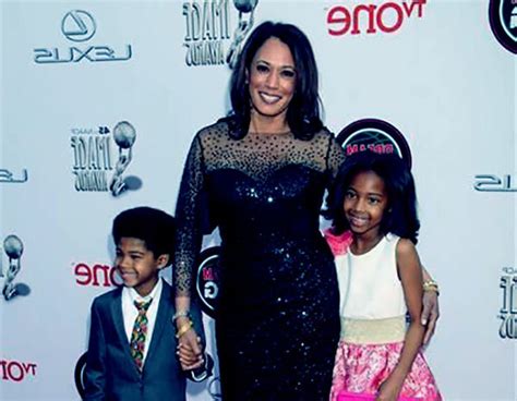 Kamala Harris' Husband Douglas Emhoff Net Worth, Children, Married Life ...