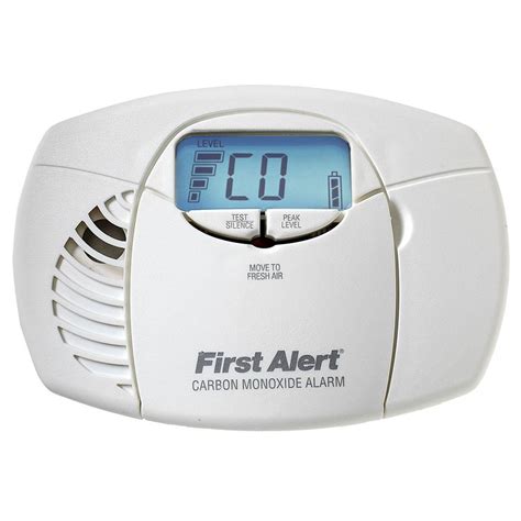 First Alert Battery Powered Carbon Monoxide Alarm with Digital Display ...