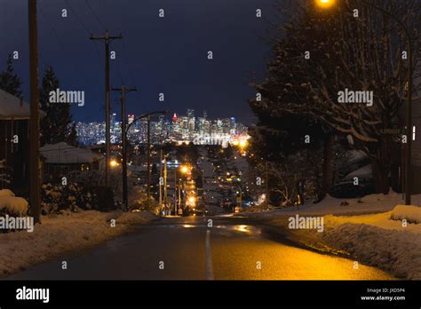 Nightlife atmosphere of Vancouver downtown at night Stock Photo - Alamy