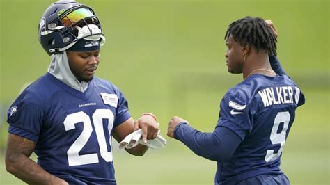 Kenneth Walker Injury Update Boosts Rashaad Penny Fantasy Outlook Ahead ...