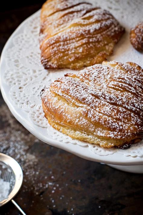 Sfogliatelle (Authentic Recipe Step By Step) : Italian Recipe Book