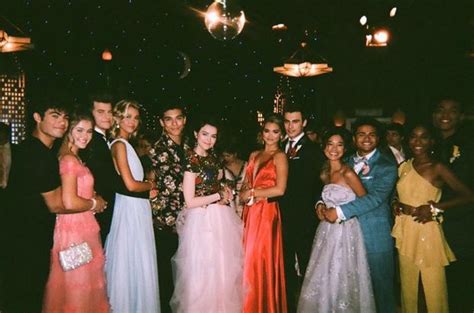 Pin by Lets 🦋 on best series | Alexa & katie, Alexa, Prom photoshoot