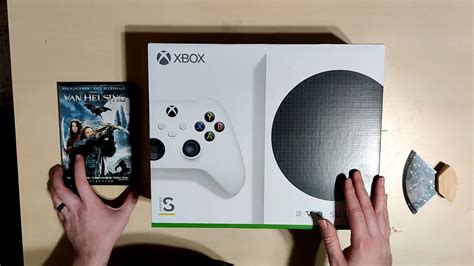 Watch Us Unbox an Xbox Series S — GeekTyrant