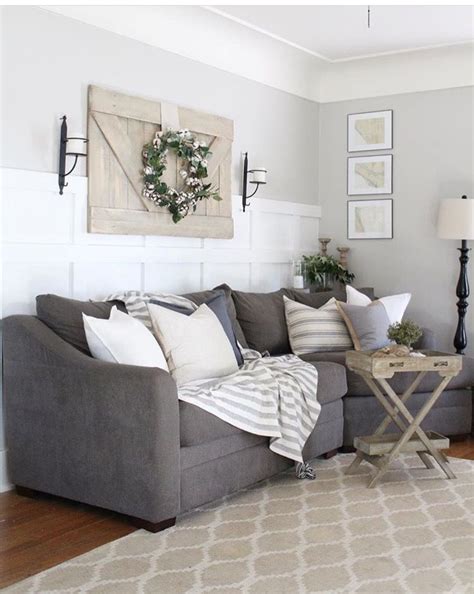 @pineandprospecthome | Grey sofa living room, Grey sofa decor, Dark ...