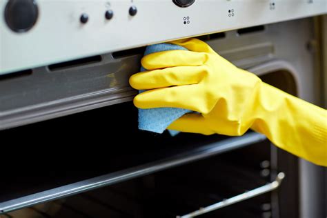 How to Clean an Oven (Steps) | Home Cleaning Tips | Queen of Maids