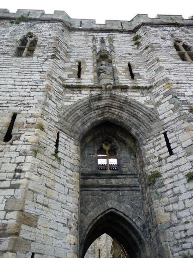 Castle Gatehouse: The Strongest Part of any Medieval Castle - Exploring Castles