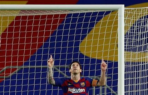 VIDEO: Lionel Messi scores 700th career goal with Panenka penalty ...