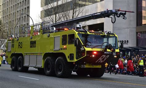 2013 OshKosh Striker 4500 8x8 ARFF | Fire trucks, Oshkosh, Fire