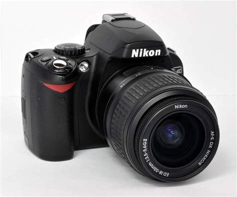 Nikon D40 6.1 MP Digital DSLR Camera w/NIKKOR AF-S 18-55mm 3.5-5.6G II ...