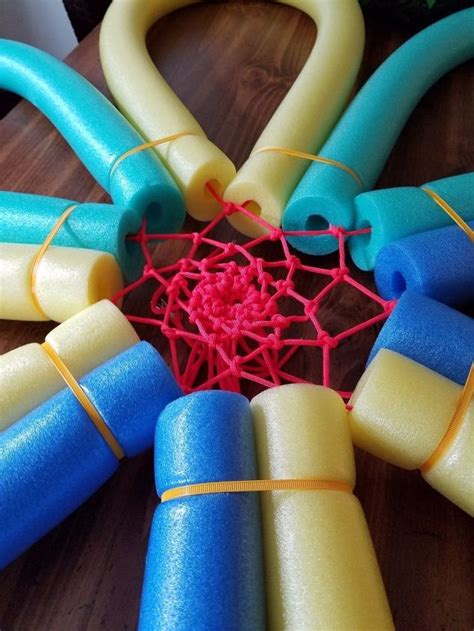 Pool Noodle Flower Float | Hometalk