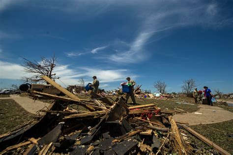 File:Oklahoma tornado relief (8867158959).jpg - Wikimedia Commons