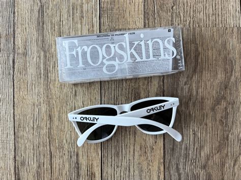 OAKLEY FROGSKINS 35th Anniversary, Men's Fashion, Watches & Accessories ...