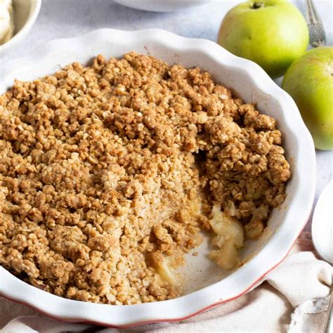 Easy Cinnamon Apple Crumble Recipe - Effortless Foodie