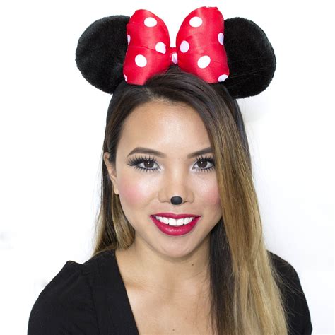 A San Francisco beauty bloggers shows the makeup for a Minnie Mouse ...