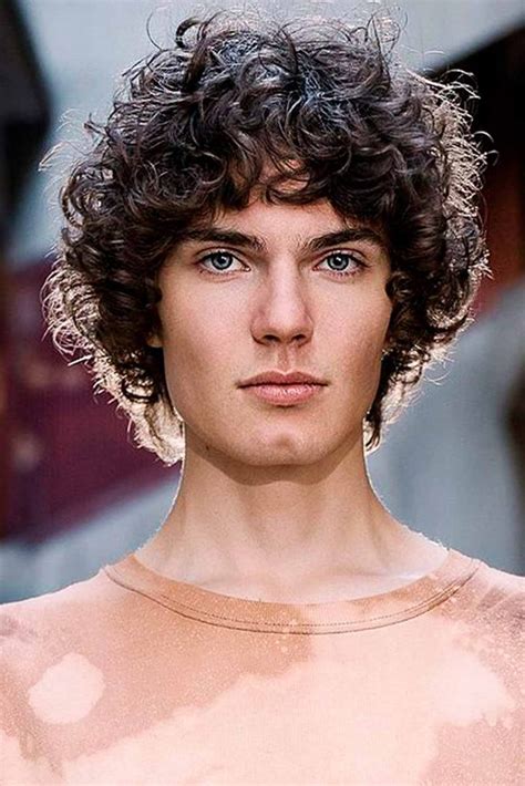 The Top Curly Hairstyles From The Men's Runway | atelier-yuwa.ciao.jp