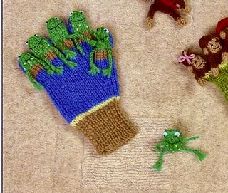 Ravelry: Five Speckled Frogs Finger Puppets pattern by Sandra Polley