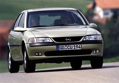 OPEL Vectra Hatchback Specs & Photos - 1995, 1996, 1997, 1998, 1999 - autoevolution