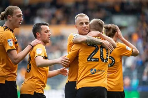 Hull City hold talks over futures of their out-of-contract stars as ...