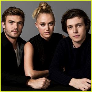 Nick Robinson & ‘The 5th Wave’ Cast Pose for Exclusive JJJ Portraits ...