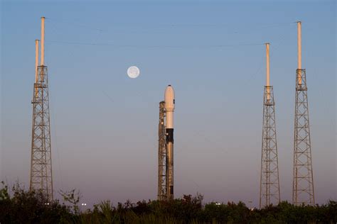 Space Force touts benefits of deploying military payloads on commercial ...