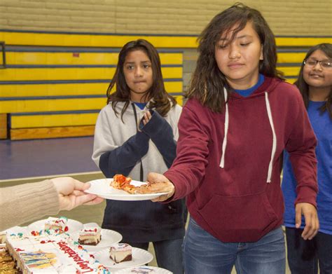 120 Sacaton Middle School students graduate from G.R.E.A.T. program March 3, 2017 Articles