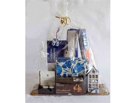 Christmas or gift package - Museumshop The Hague