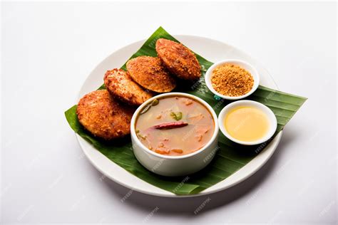 Premium Photo | Podi idli is a quick and easy snack made with leftover idly. served with sambar ...