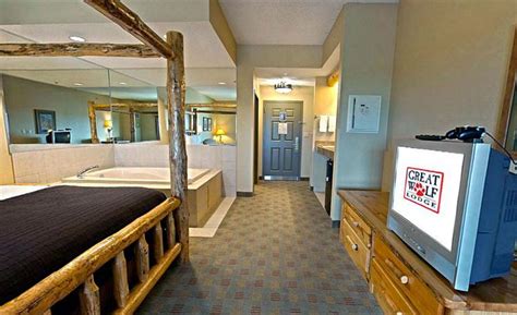 Great Wolf Lodge Traverse City - Compare Deals