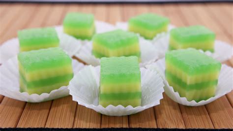 Steamed Layer Cake (Banh Da Lon) | RunAwayRice