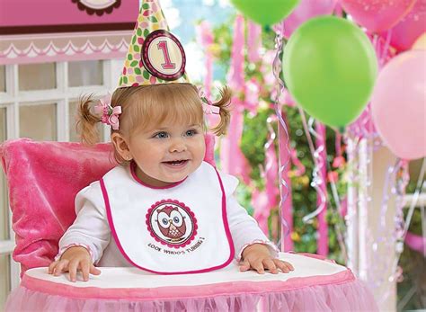 22 Fun Ideas For Your Baby Girl's First Birthday Photo Shoot