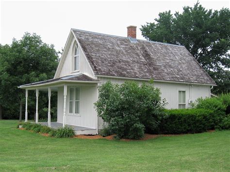 File:American Gothic House side view.jpg - Wikimedia Commons