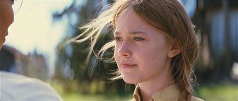 The Secret Life of Bees Theatrical Trailer - Dakota Fanning Image (3157183) - Fanpop