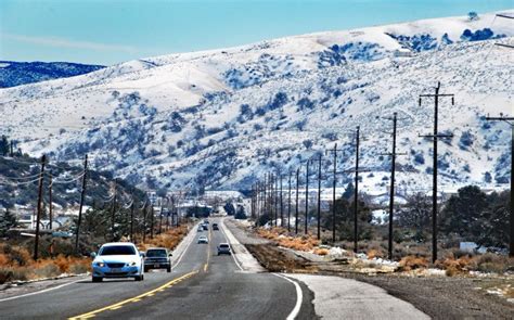 Snow carpets the Gorman and Frazier Park areas along the I-5 Freeway ...