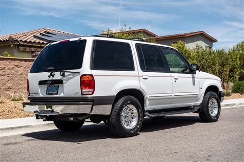 Well-Preserved 1999 Ford Explorer XLT Up For Auction