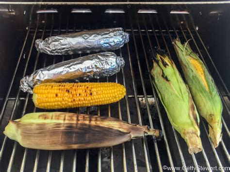 corn on bbq w - GettyStewart.com