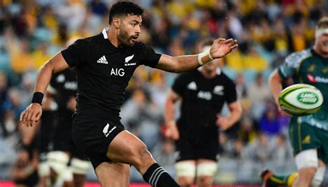 Bledisloe Cup III: Richie Mo'unga stars as All Blacks thrash Wallabies in Sydney | Newshub