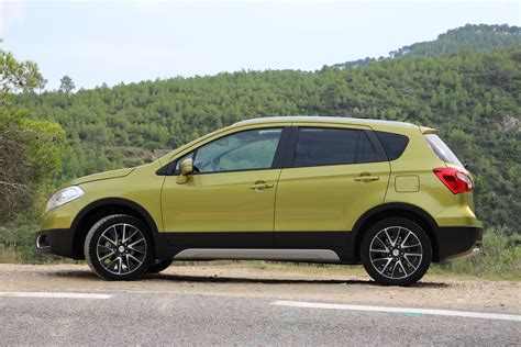 File:Suzuki SX4 S-Cross (11138198574).jpg - Wikimedia Commons