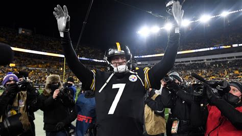 Steelers' Ben Roethlisberger Retires After 18 Seasons