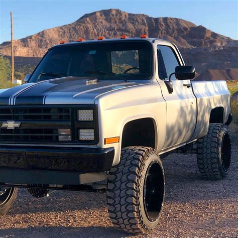 Lifted 1987 Chevy Silverado V10 - a Diamond in the Rough - offroadium.com