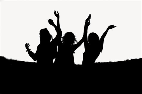 Silhouette of a group of friends | Free Photo - rawpixel