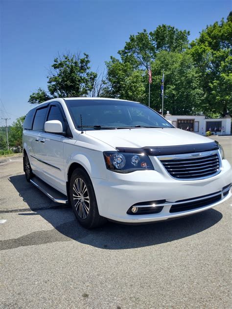 BeST pics of your ride? | The Chrysler Minivan Fan Club Forums