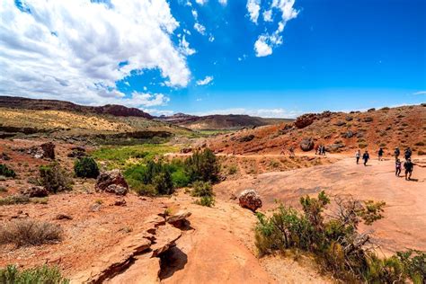 How to Enjoy Utah’s Delicate Arch Hike (+ Other Ways to Visit!)