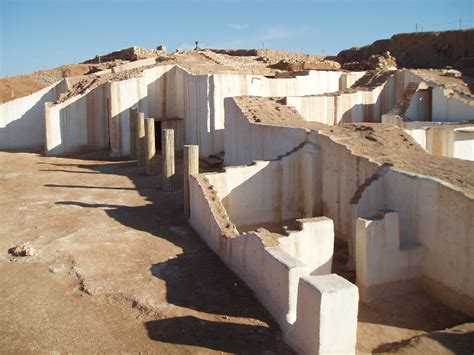 Ebla Palace Ancient Palace : The Megalithic Portal and Megalith Map: