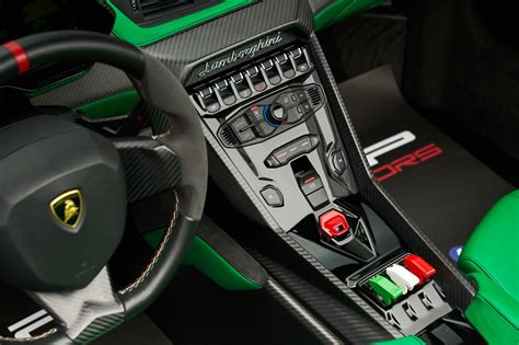 LAMBORGHINI VENENO LIMITED EDITION 1 OF 9 - VIP MOTORS