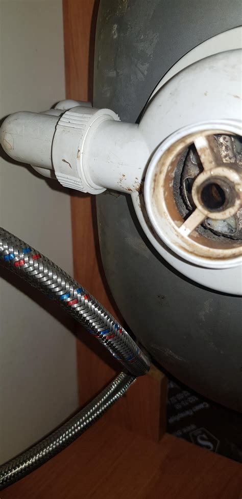 The pipe under my sink came loose and I'm not sure how to reconnect it : r/fixit