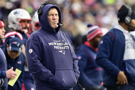 Patriots' Bill Belichick dismisses odd New Year's question